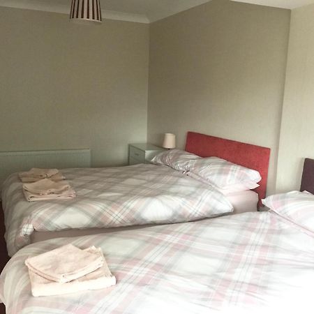 Large 4 Bedroom Home In Boston Spa Village In-Between York, Harrogate And Leeds, Sleeps 9 Ngoại thất bức ảnh