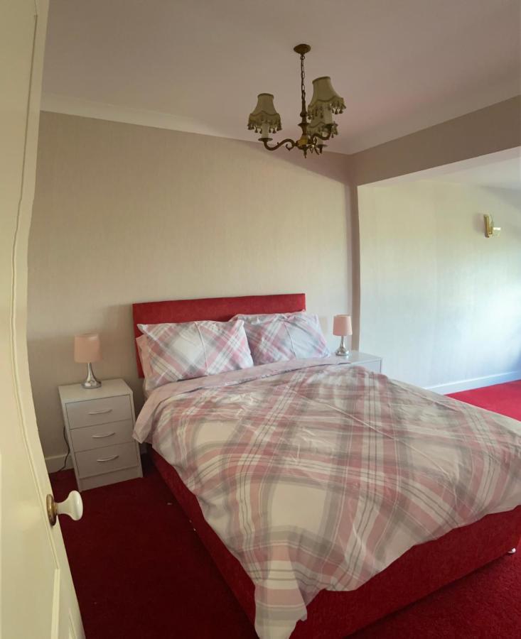 Large 4 Bedroom Home In Boston Spa Village In-Between York, Harrogate And Leeds, Sleeps 9 Ngoại thất bức ảnh