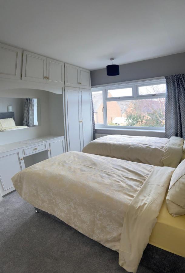 Large 4 Bedroom Home In Boston Spa Village In-Between York, Harrogate And Leeds, Sleeps 9 Ngoại thất bức ảnh