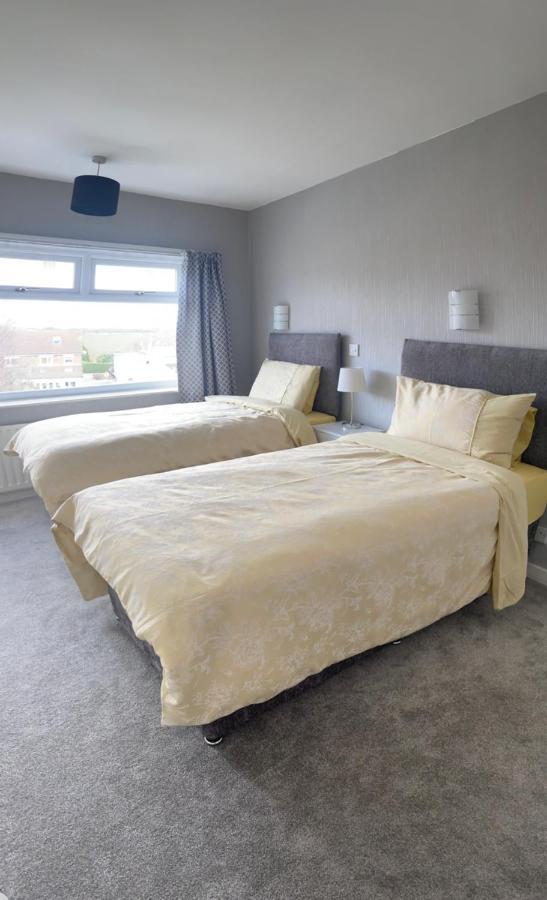 Large 4 Bedroom Home In Boston Spa Village In-Between York, Harrogate And Leeds, Sleeps 9 Ngoại thất bức ảnh