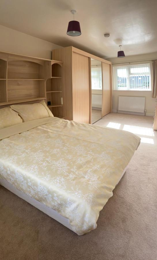 Large 4 Bedroom Home In Boston Spa Village In-Between York, Harrogate And Leeds, Sleeps 9 Ngoại thất bức ảnh