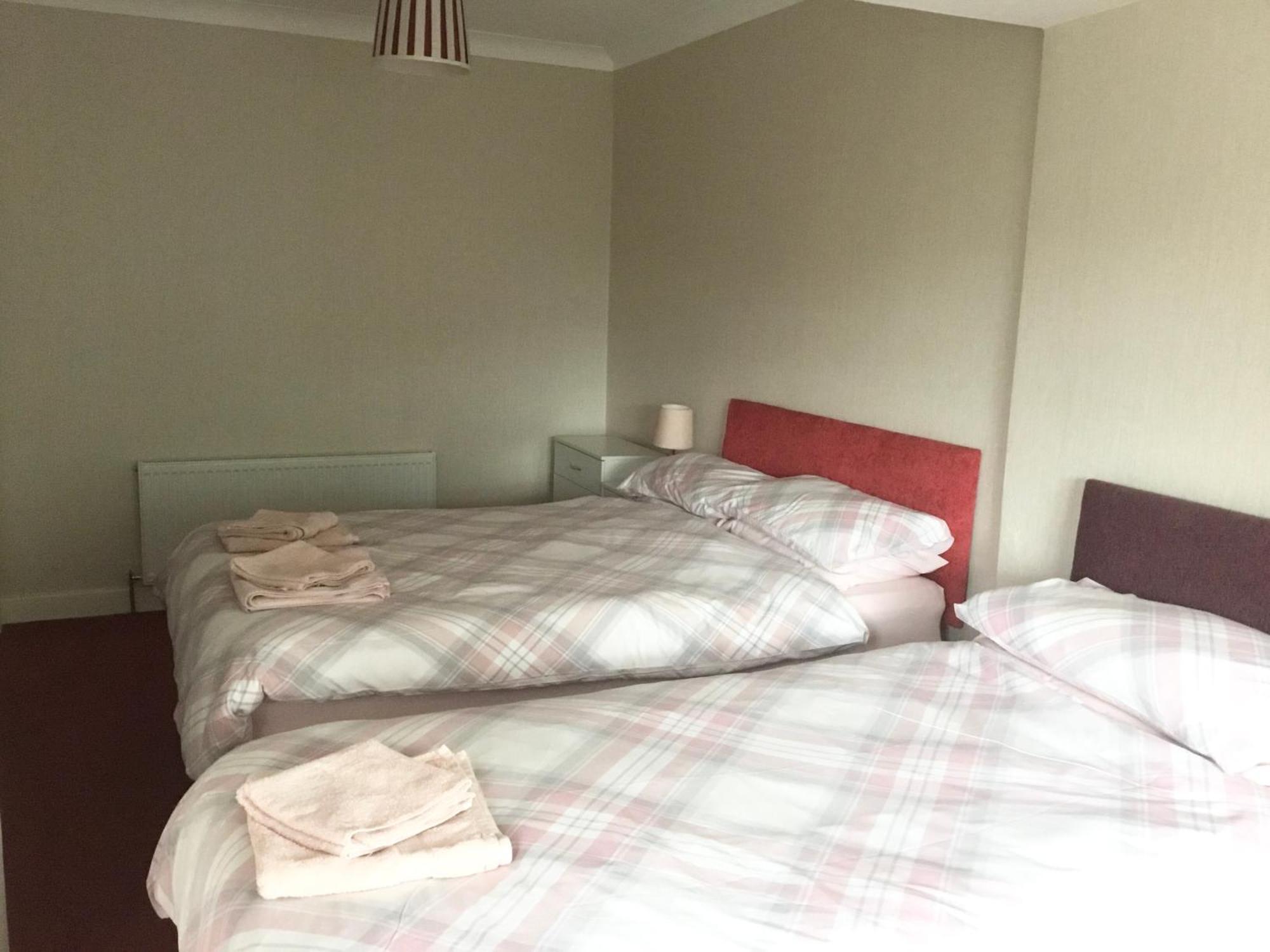 Large 4 Bedroom Home In Boston Spa Village In-Between York, Harrogate And Leeds, Sleeps 9 Ngoại thất bức ảnh